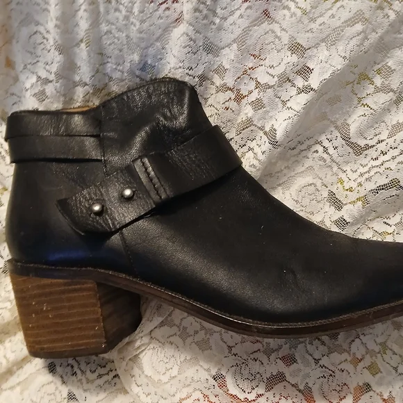 Nicole Black Leather Ankle Boots Zipper Side Sz 9 1/2M - Picture 3 of 10